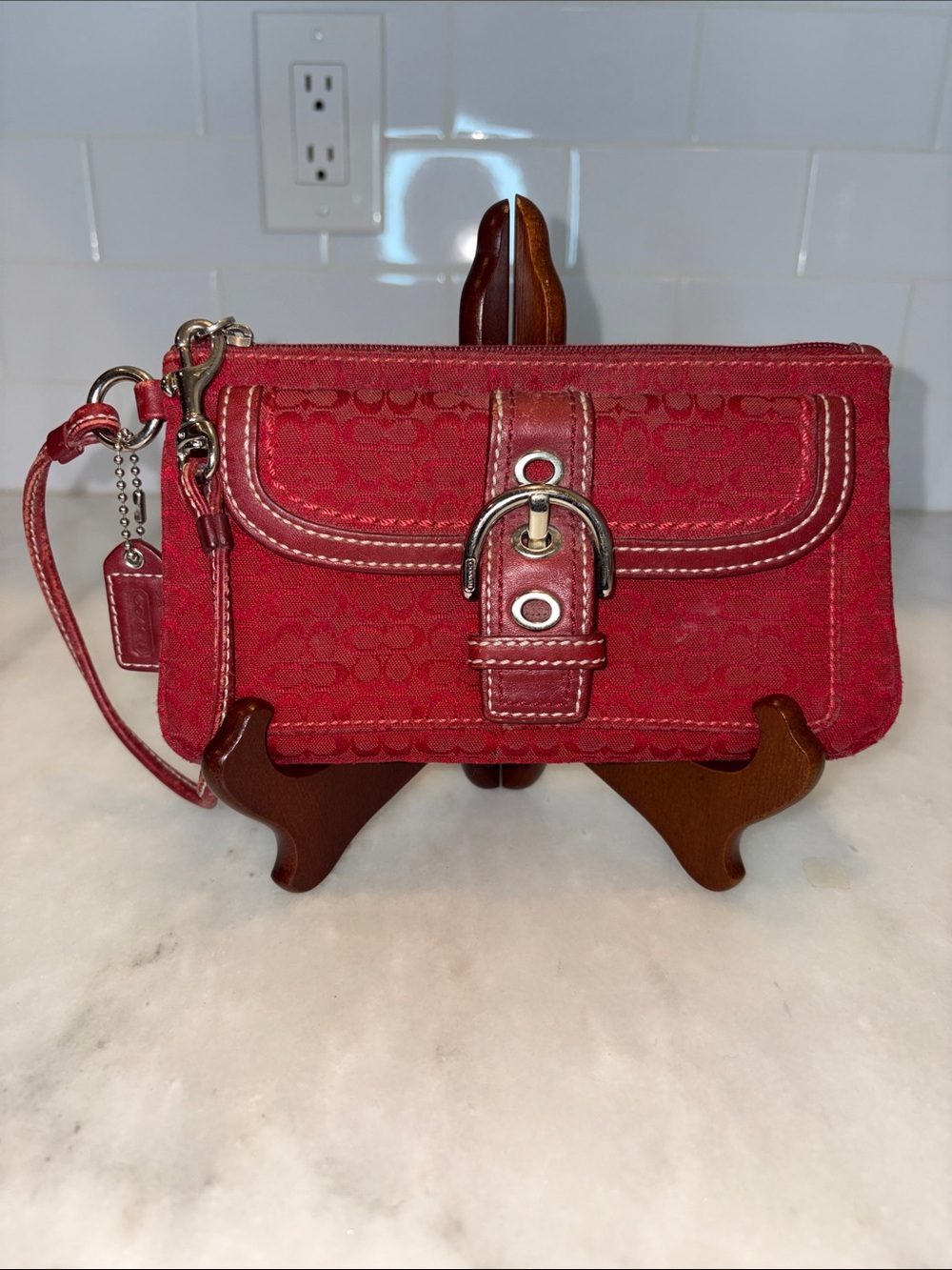 Coach Vintage SoHo Buckle Red Signature Logo Wristlet Wallet Clutch Bag